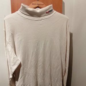 Early 2000's Roots Turtleneck in Perfect Condition